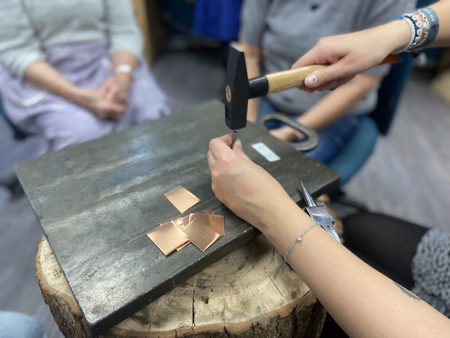 Mit Herz und Kreativität inspiriert Schmuckdesign dEtAiL